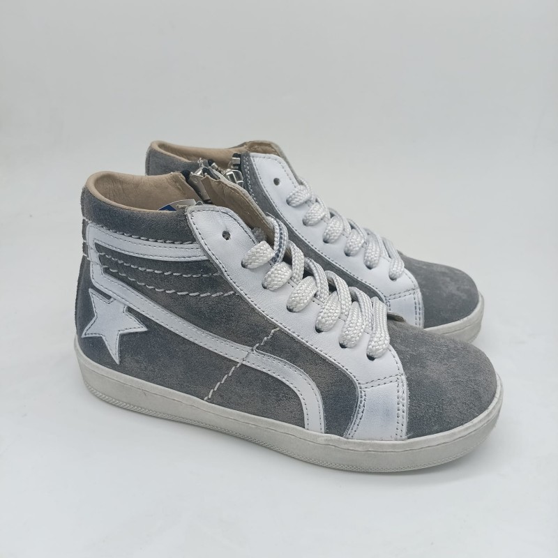 Deportivo abotinado Silver Moose color gris